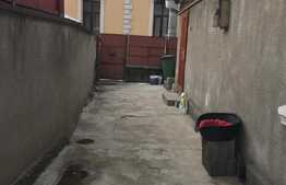 Casa 2 camere, 80 mp, curte 30 mp, zona Salii Polivalente 