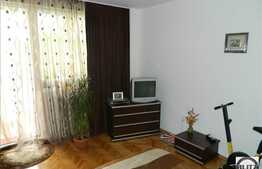 Apartament cu 4 camere, decomandat, etaj intermediar, zona Donath