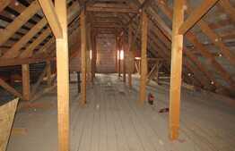 Apartament 3 camere, 82 mp + mansarda de 70 mp, zona strazii Porii!