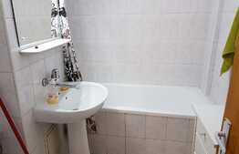 Garsoniera, 50 mp, prima inchiriere, decomandata,  zona strazii Observatorului