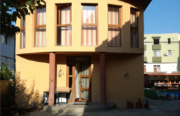 Casa individuala 260 mp utili, gradina 600 mp, zona Piata 1 Mai