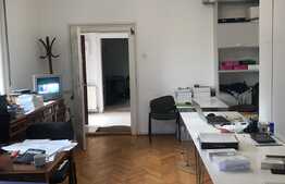 Casa 194 mp, teren 300 mp, 3 garaje, zona strazii Oasului