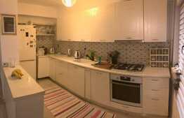 Apartament 3 camere, 81 mp, boxa, zona strazii Paris