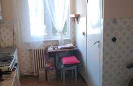 Apartament 3 camere, etaj intermediar, zona Minerva