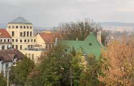 Apartament cu 2 camere, 62 mp, nemobilat,  zona UMF    