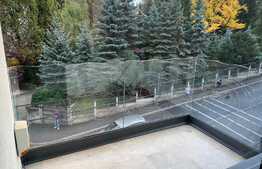 Apartament cu 2 camere, 62 mp, nemobilat,  zona UMF    