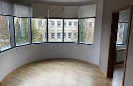 Apartament cu 2 camere, 62 mp, nemobilat,  zona UMF    