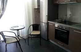 Apartament 2 camere, etaj intermediar, la cheie