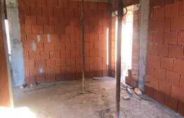 Apartament 2 camere in vila, 58 mp, decomandat, gradina 100 mp!