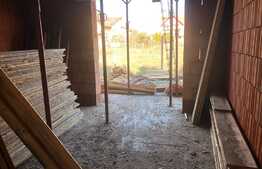 Apartament 2 camere in vila, 58 mp, decomandat, gradina 100 mp!