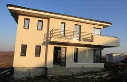 De vanzare casa individuala 138 mp, teren 450 mp, Exterior Est!