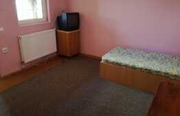 Garsoniera 28 mp, decomandata, zona Farmec