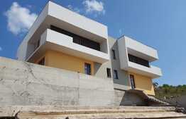 De vanzare duplex 115 mp, teren 325 mp, utilitati, statie de bus, Exterior Est!