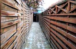 De vanzare casa cuplata, 80 mp, teren 120 mp, zona centrala!