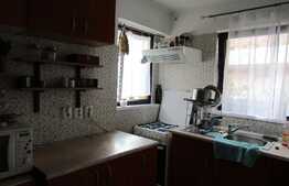 De vanzare casa cuplata, 80 mp, teren 120 mp, zona centrala!