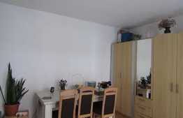 De vanzare casa cuplata, 80 mp, teren 120 mp, zona centrala!