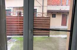 De vanzare casa cuplata, 80 mp, teren 120 mp, zona centrala!