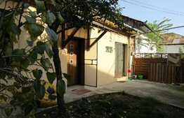 De vanzare casa cuplata, 80 mp, teren 120 mp, zona centrala!