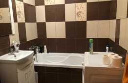 Garsoniera decomandata, 32 mp, parcare, zona strazii Eroilor!