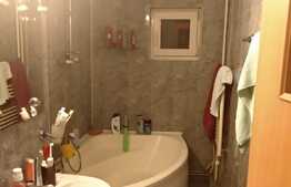 De vanzare 3 camere, etaj intermediar, garaj, zona strazii Arinilor