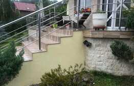 Casa individuala de vanzare, 220 mp utili, teren 650 mp, zona de case!