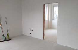 De vanzare 3 camere, 77 mp, semifinisat, 60 mp gradina, zona Vivo!