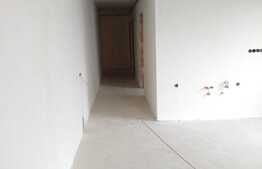 De vanzare 3 camere, 77 mp, semifinisat, 60 mp gradina, zona Vivo!