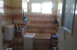 Apartament 4 camere, 82 mp, decomandat, boxa, zona Aleea Meziad