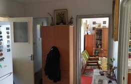 Apartament 4 camere, 82 mp, decomandat, boxa, zona Aleea Meziad