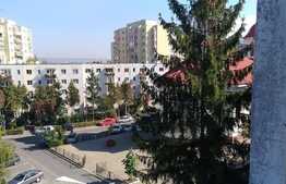 Apartament 4 camere, 82 mp, decomandat, boxa, zona Aleea Meziad