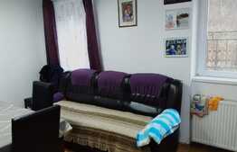 De vanzare apartament 3 camere, 54 mp, balcon, parcare, zona Bisericii Ortodoxe