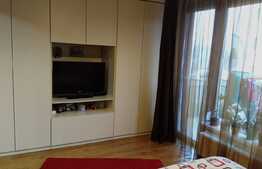De vanzare apartament 3 camere, 54 mp, balcon, parcare, zona Bisericii Ortodoxe