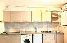 Apartament 2 camere, etaj intermediar, parcare, zona Calea Baciului