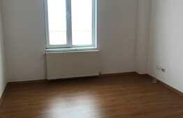 Apartament 3 camere, 85 mp, terasa 30 mp, parcare, zona Centrala