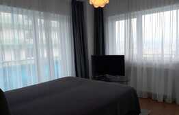 Apartament 3 camere, 74 mp, terasa 30 mp, parcare, mobilat lux, zona Viva City