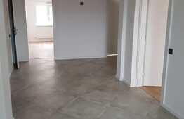 Apartament 3 camere, 75 mp, decomandat, nemobilat, parcare, zona Piata Cipariu