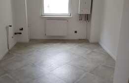 Apartament 3 camere, 75 mp, decomandat, nemobilat, parcare, zona Piata Cipariu