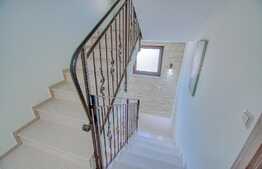 Exclusiv! Casa moderna de vanzare + spatiu afacere, 338 mp utili, 755 mp teren, ultrafinisat la cheie, garaj, drum asfaltat, zona Oasului