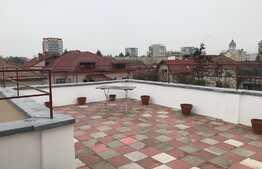 Casa 100 mp cu 3 camere , terasa 50 mp, 2 parcari, zona strazii Albac