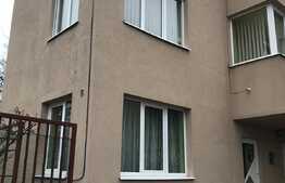 Casa 100 mp cu 3 camere , terasa 50 mp, 2 parcari, zona strazii Albac