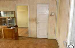 2 camere de vanzare, zona Horea + 2 locuri de parcare