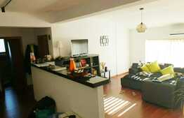 Apartament pe doua niveluri, 3 camere, terasa cu panorama, zona strazii Campului