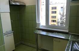 Apartament 4 camere, etaj intermediar, decomandat, zona Colina