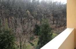 Apartament 4 camere, etaj intermediar, decomandat, zona Colina