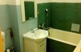 Garsoniera , 28 de mp , zona Mercur 