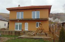 Oportunitate! Casa individuala, 292 mp, teren 1200 mp, zona Caianu Vama