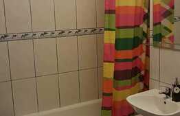 Apartament la CHEIE, 3 camere, imobil de tip casa, 73,39 mp, parcare, beci, zona Casa Radio!