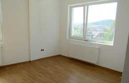 Apartament 3 camere, 77 mp, etaj intermediar, zona Terra!