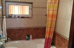 Apartament 3 camere, 100 mp, decomandat, garaj, boxa, zona strazii Campului