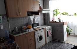 Apartament 2 camere, 50 mp, decomandat, zona Hotel Royal